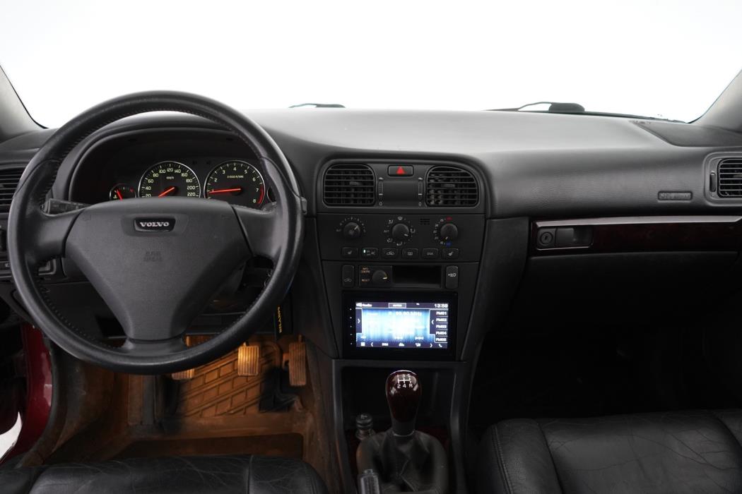 VOLVO V40 2004