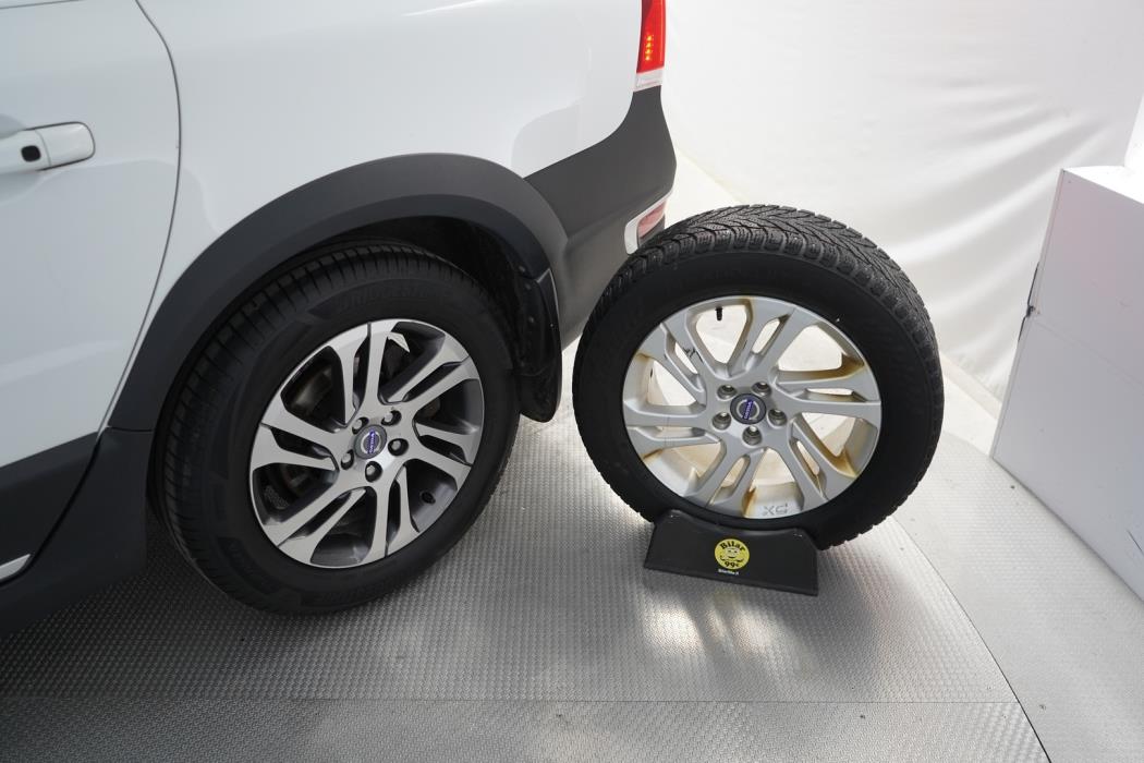 VOLVO XC70 2015