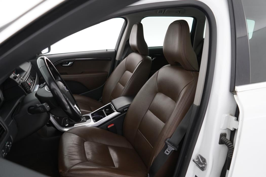 VOLVO XC70 2015
