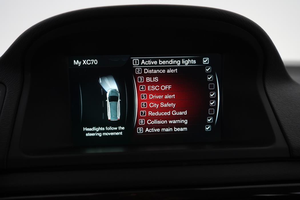 VOLVO XC70 2015