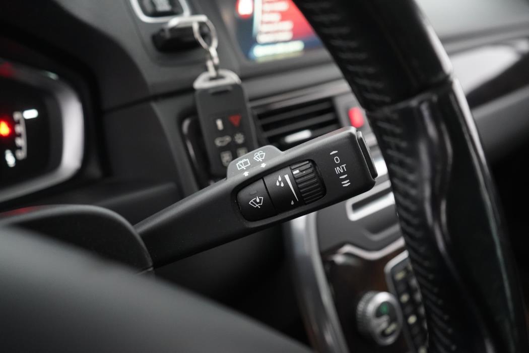 VOLVO XC70 2015