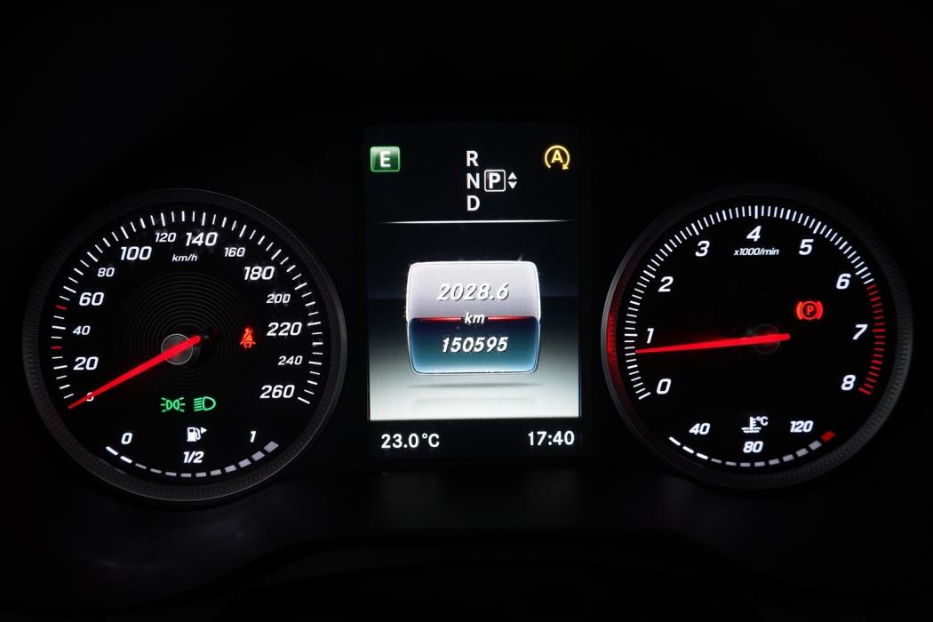 MERCEDES-BENZ C 2015