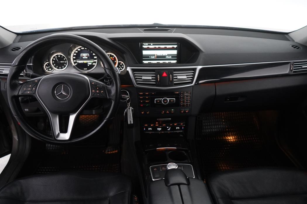MERCEDES-BENZ E 2012