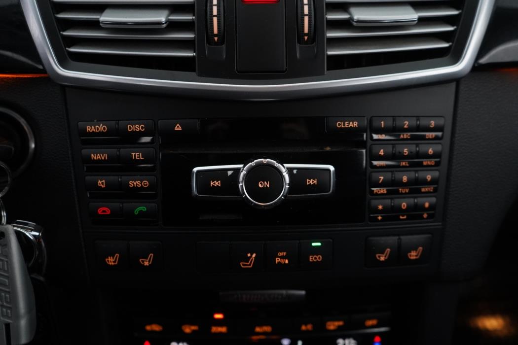 MERCEDES-BENZ E 2012