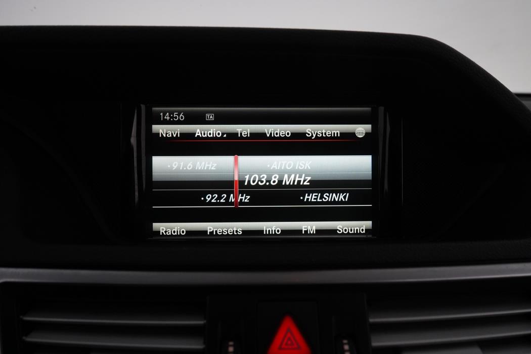 MERCEDES-BENZ E 2012