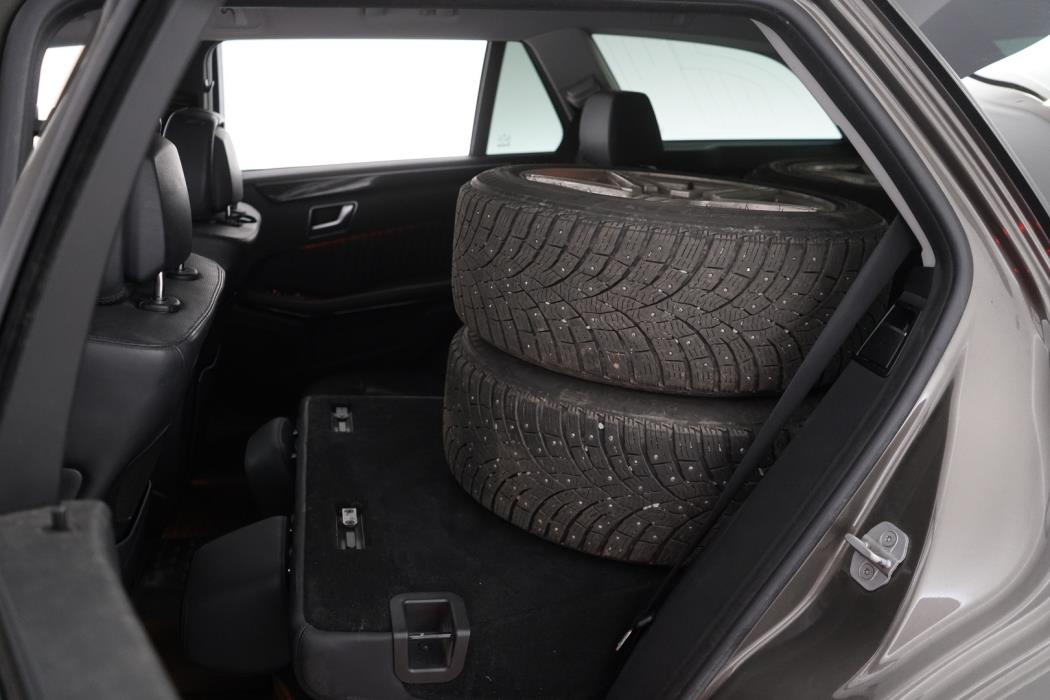 MERCEDES-BENZ E 2012