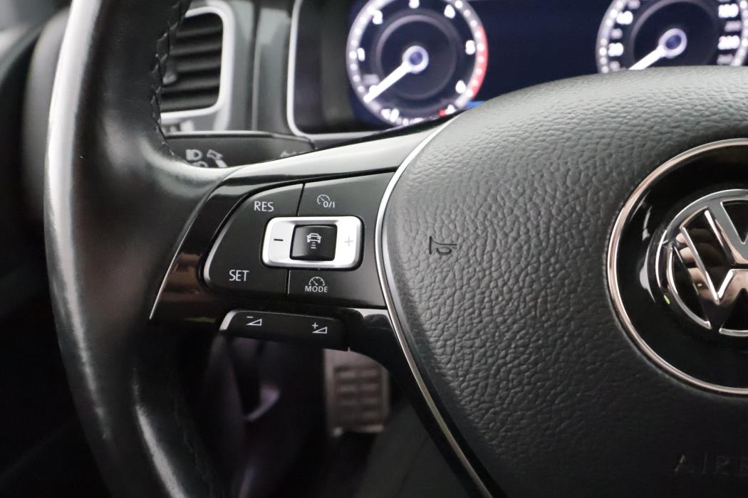 VOLKSWAGEN Golf 2018