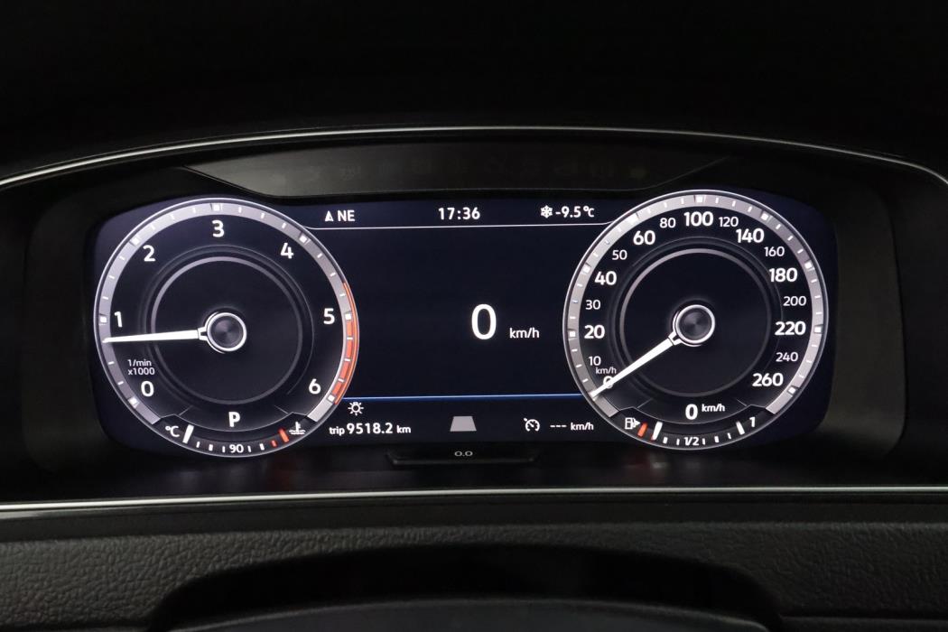 VOLKSWAGEN Golf 2018