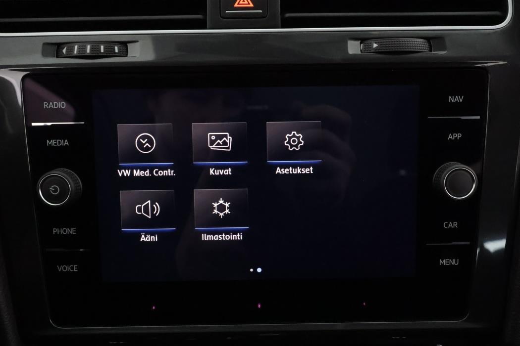 VOLKSWAGEN Golf 2018