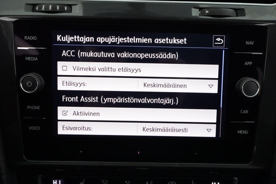 VOLKSWAGEN Golf 2018