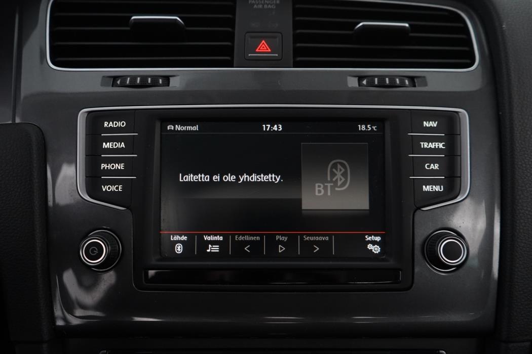 VOLKSWAGEN Golf 2016