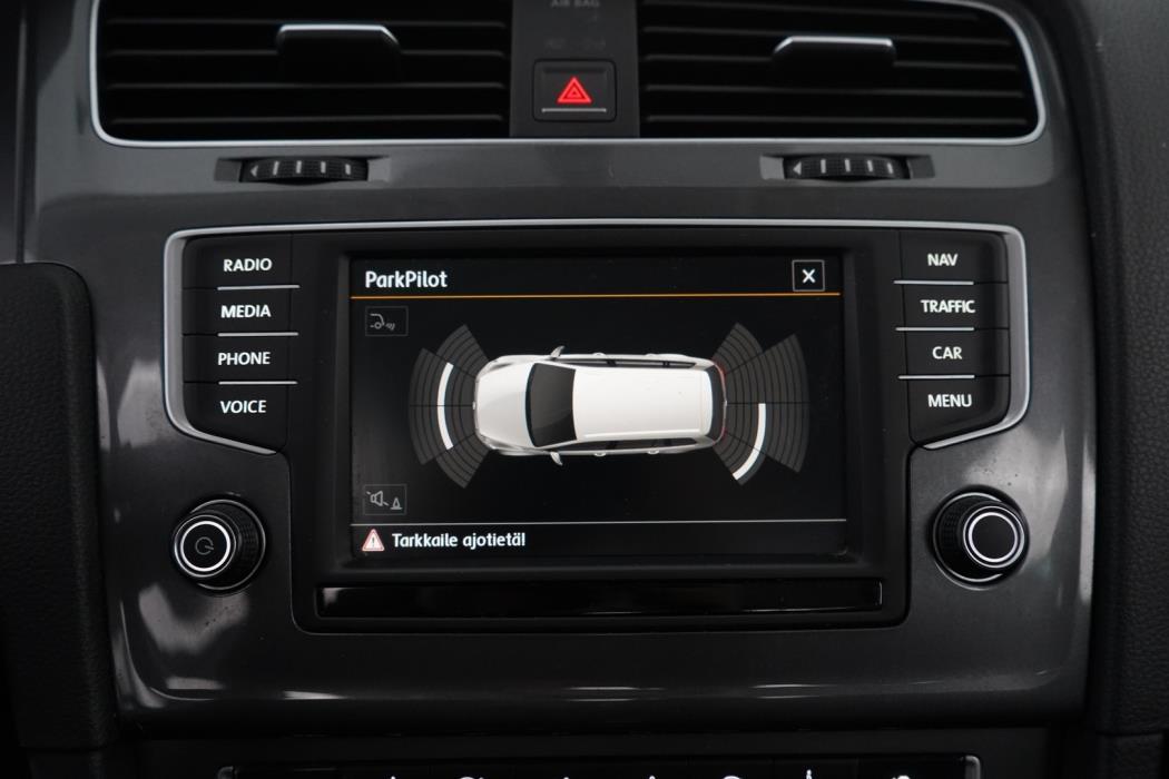 VOLKSWAGEN Golf 2016