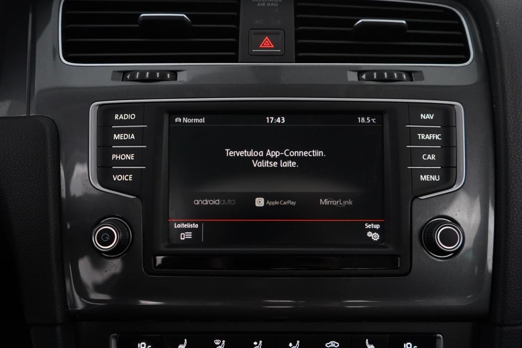 VOLKSWAGEN Golf 2016