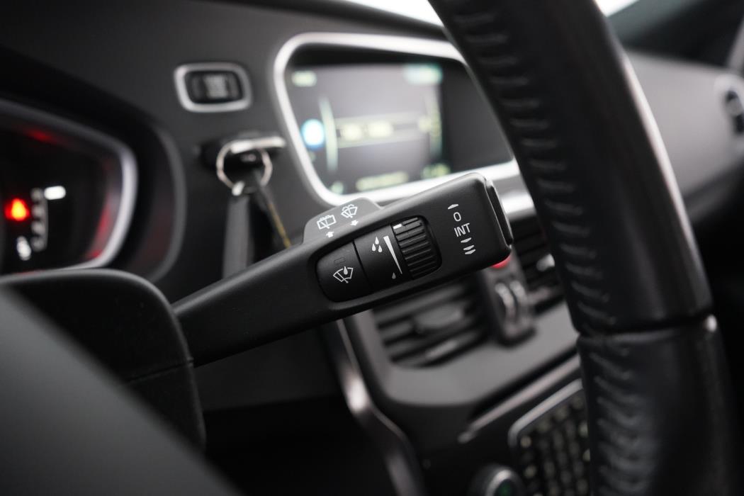 VOLVO V40 2017