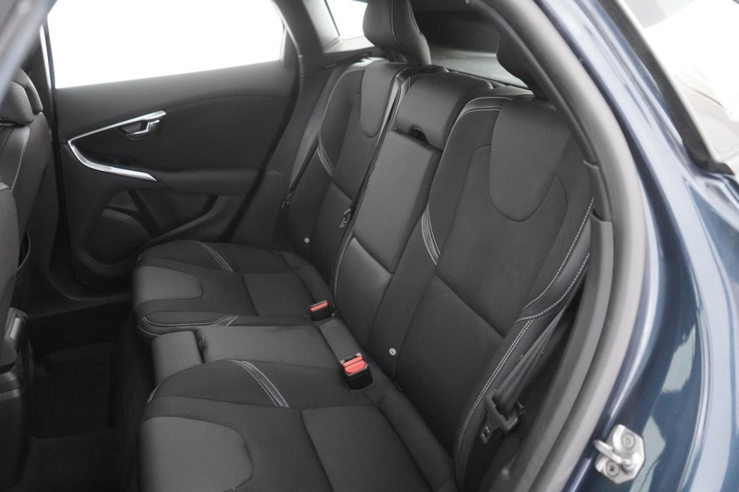 VOLVO V40 2017