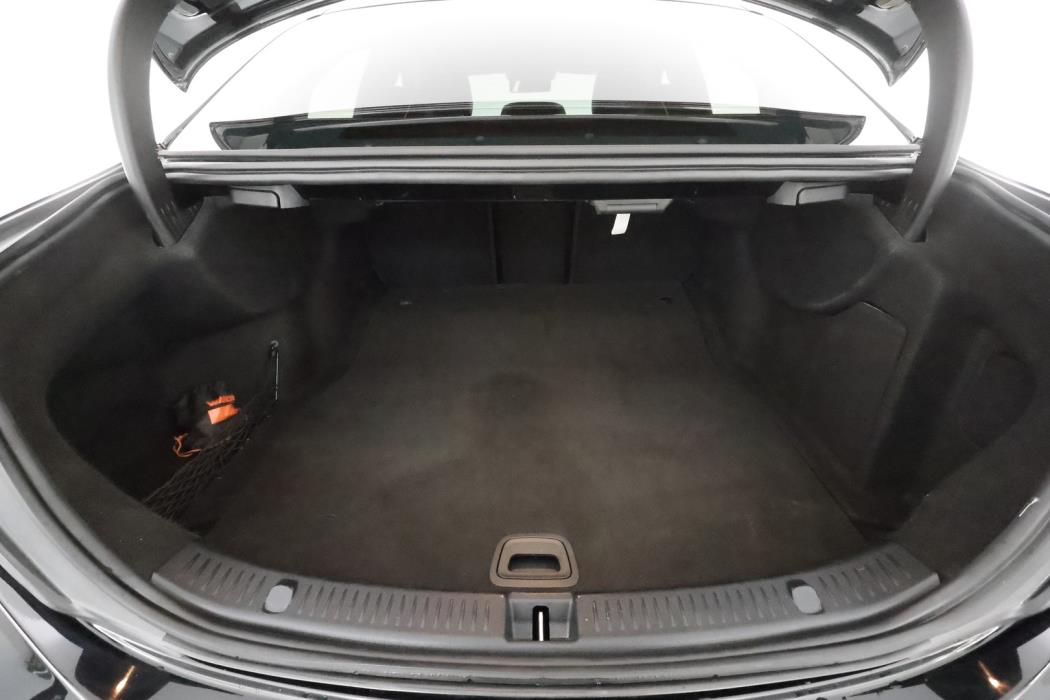 MERCEDES-BENZ E 2019