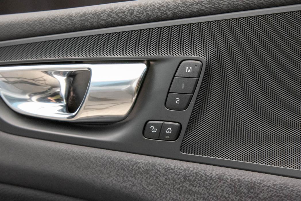 VOLVO XC60 2020