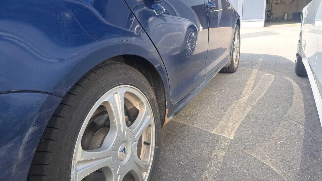 VOLKSWAGEN Golf 2009