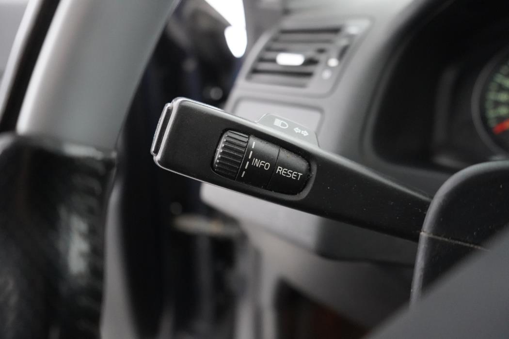 VOLVO V50 2012