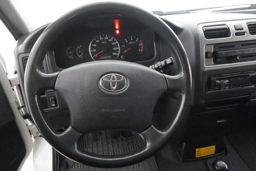 TOYOTA Hiace 2012