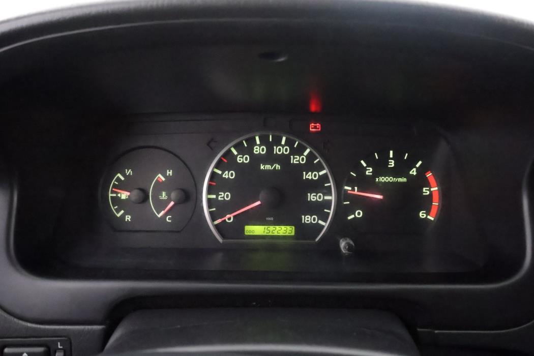 TOYOTA Hiace 2012