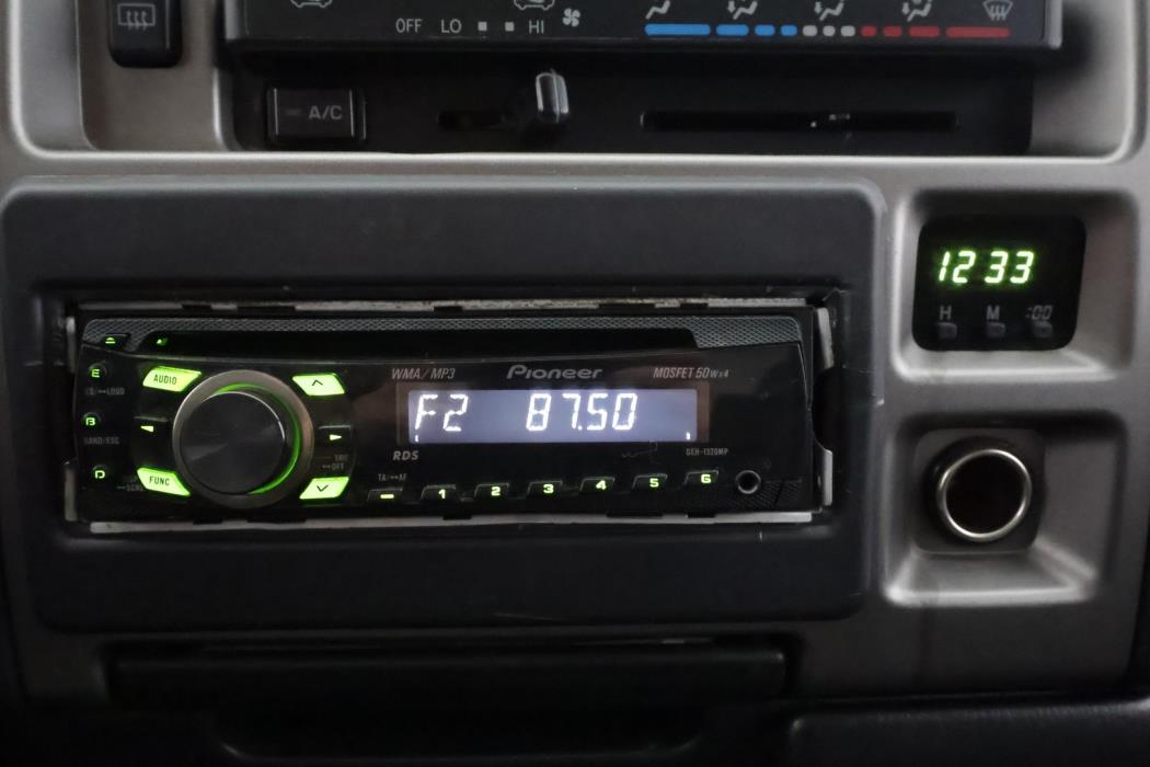 TOYOTA Hiace 2012