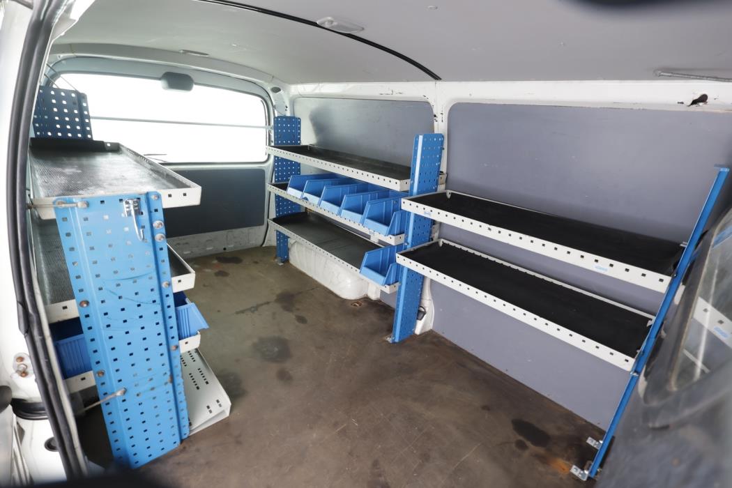 TOYOTA Hiace 2012