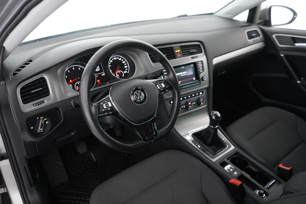 VOLKSWAGEN Golf 2014