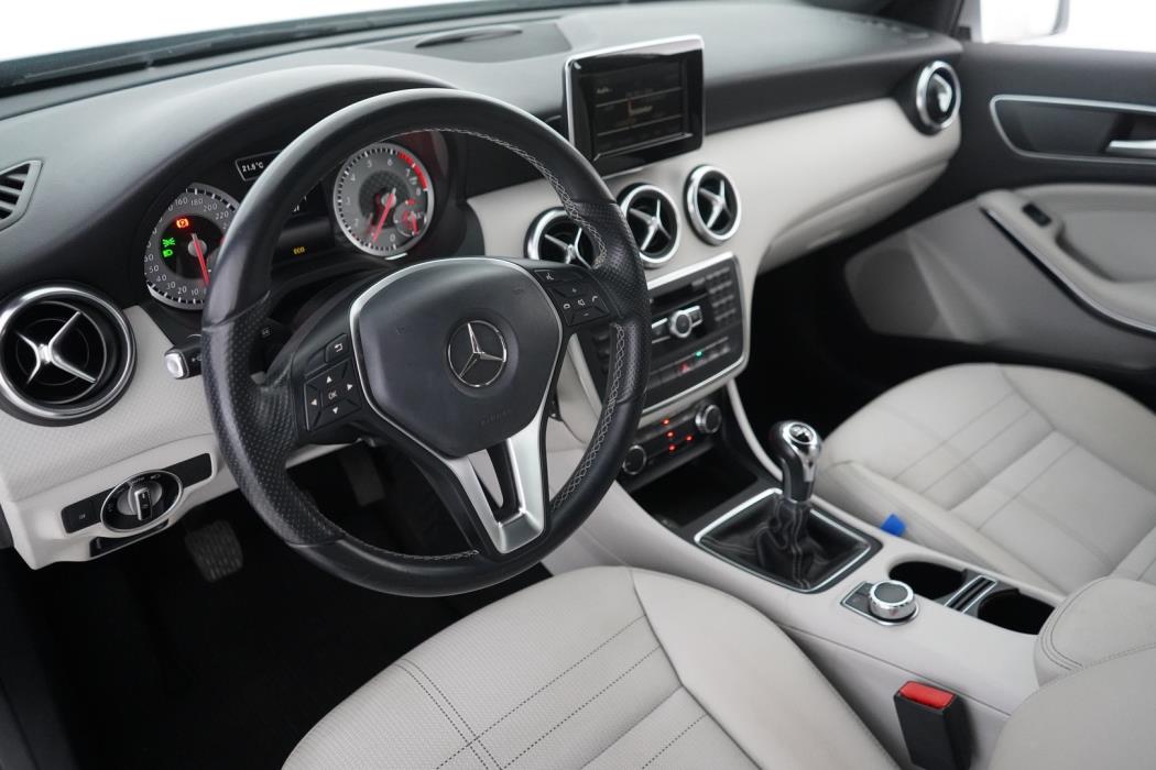 MERCEDES-BENZ A 2014