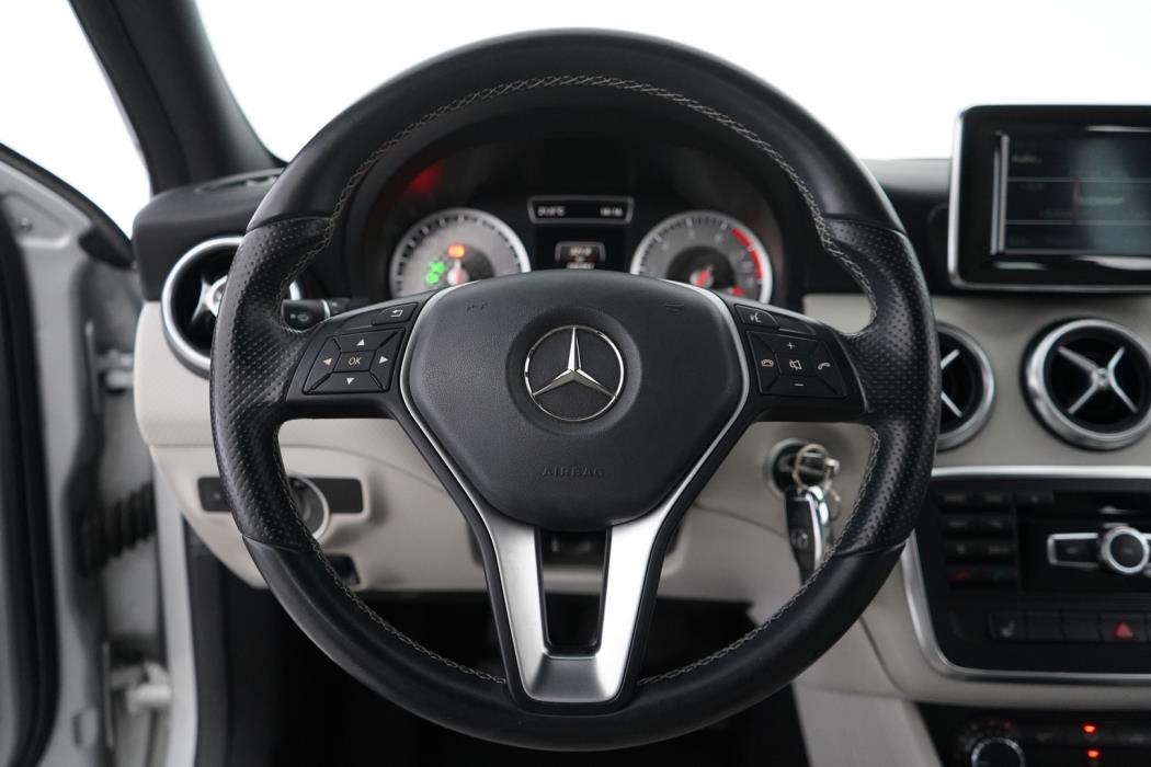 MERCEDES-BENZ A 2014