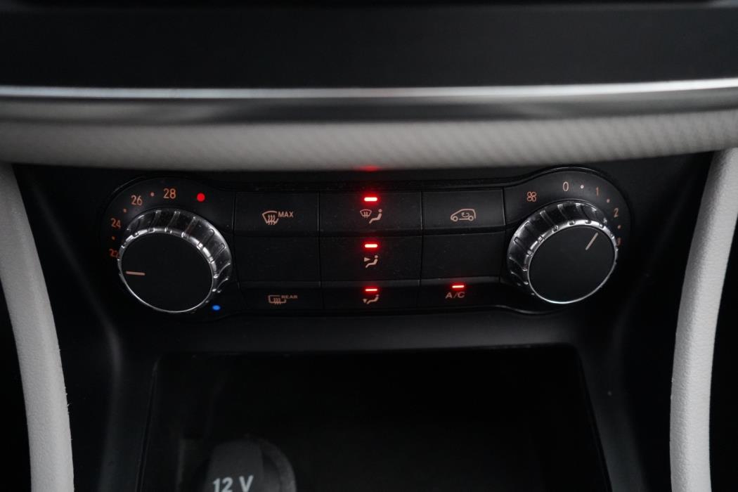 MERCEDES-BENZ A 2014