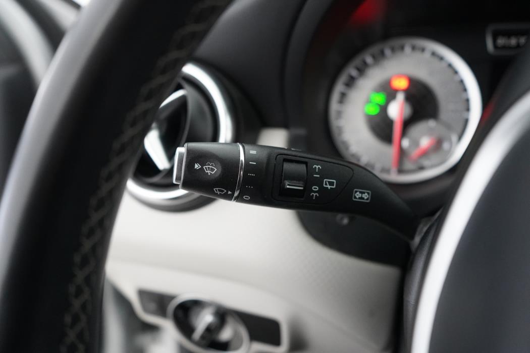 MERCEDES-BENZ A 2014