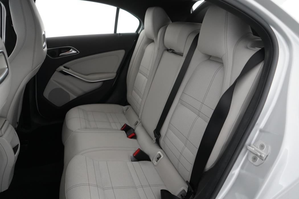 MERCEDES-BENZ A 2014
