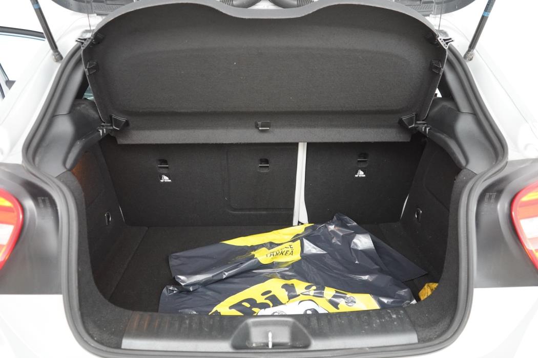 MERCEDES-BENZ A 2014