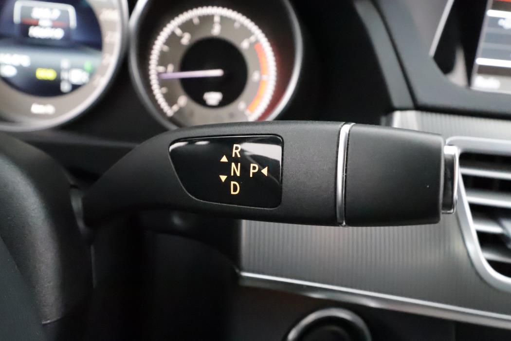 MERCEDES-BENZ E 2015
