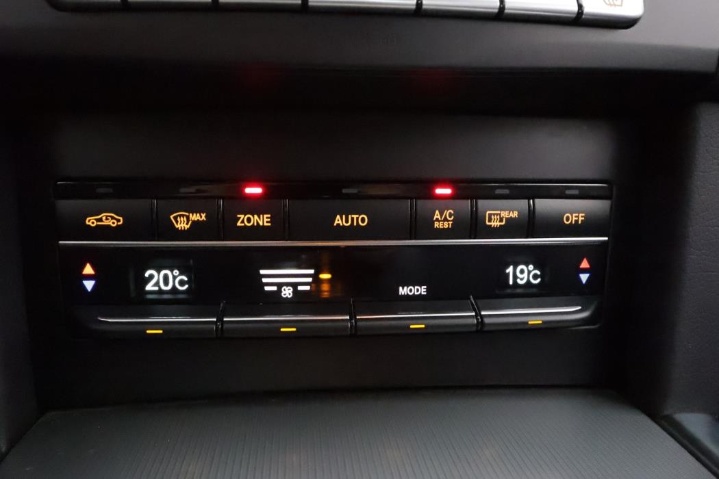 MERCEDES-BENZ E 2015