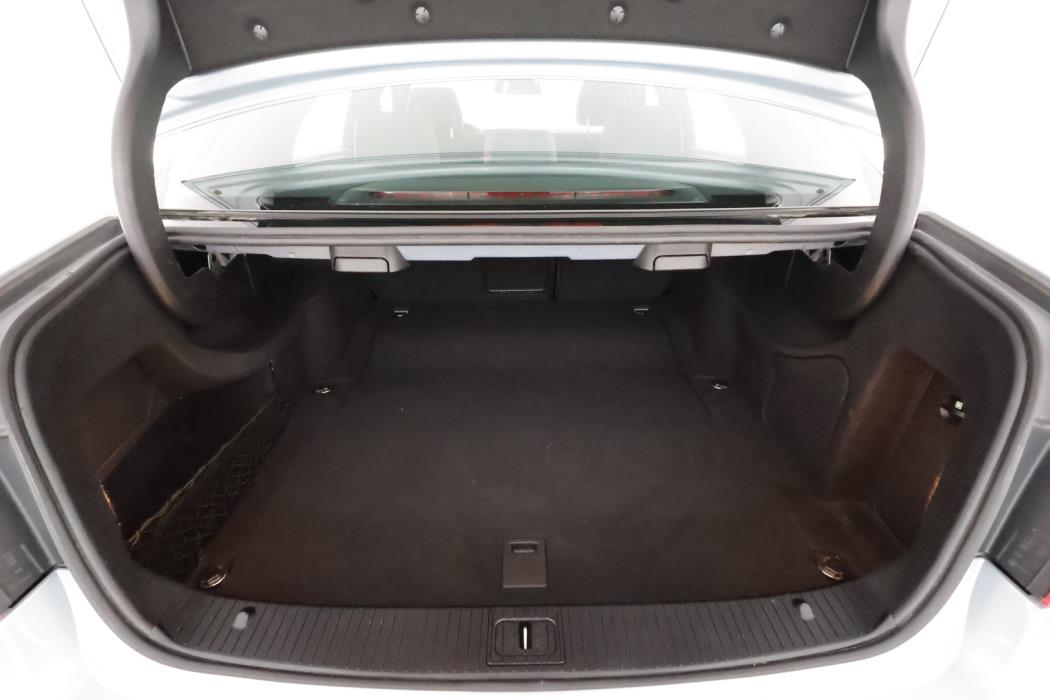 MERCEDES-BENZ E 2015