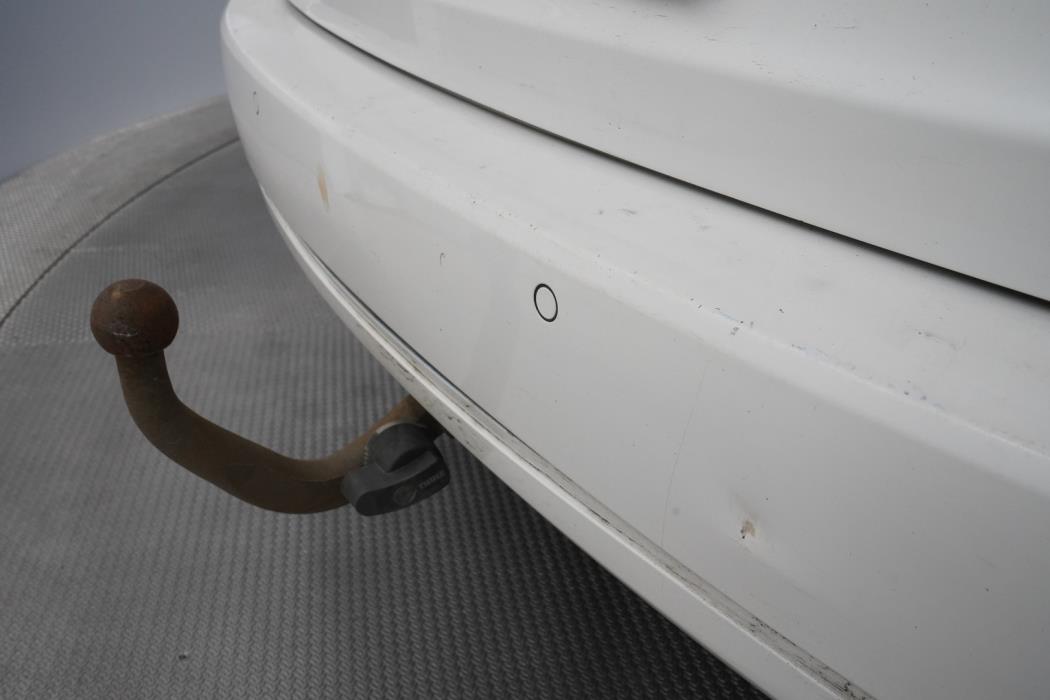 VOLKSWAGEN Touran 2012