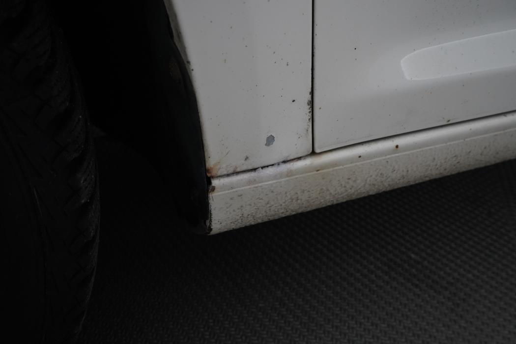 VOLKSWAGEN Touran 2012