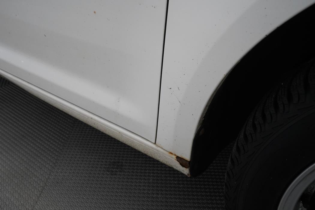 VOLKSWAGEN Touran 2012