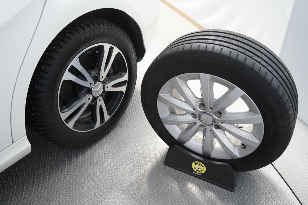 MERCEDES-BENZ B 2015