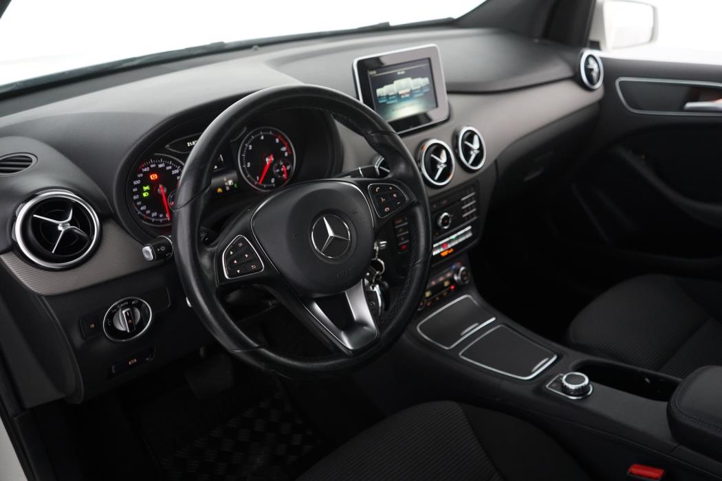 MERCEDES-BENZ B 2015