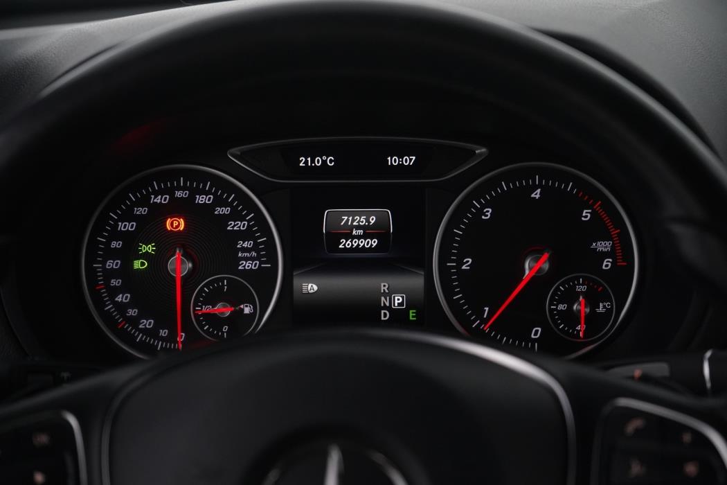 MERCEDES-BENZ B 2015