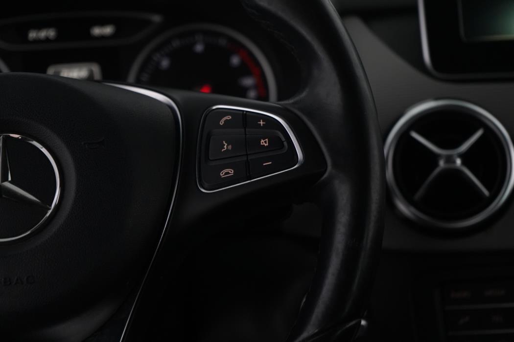 MERCEDES-BENZ B 2015
