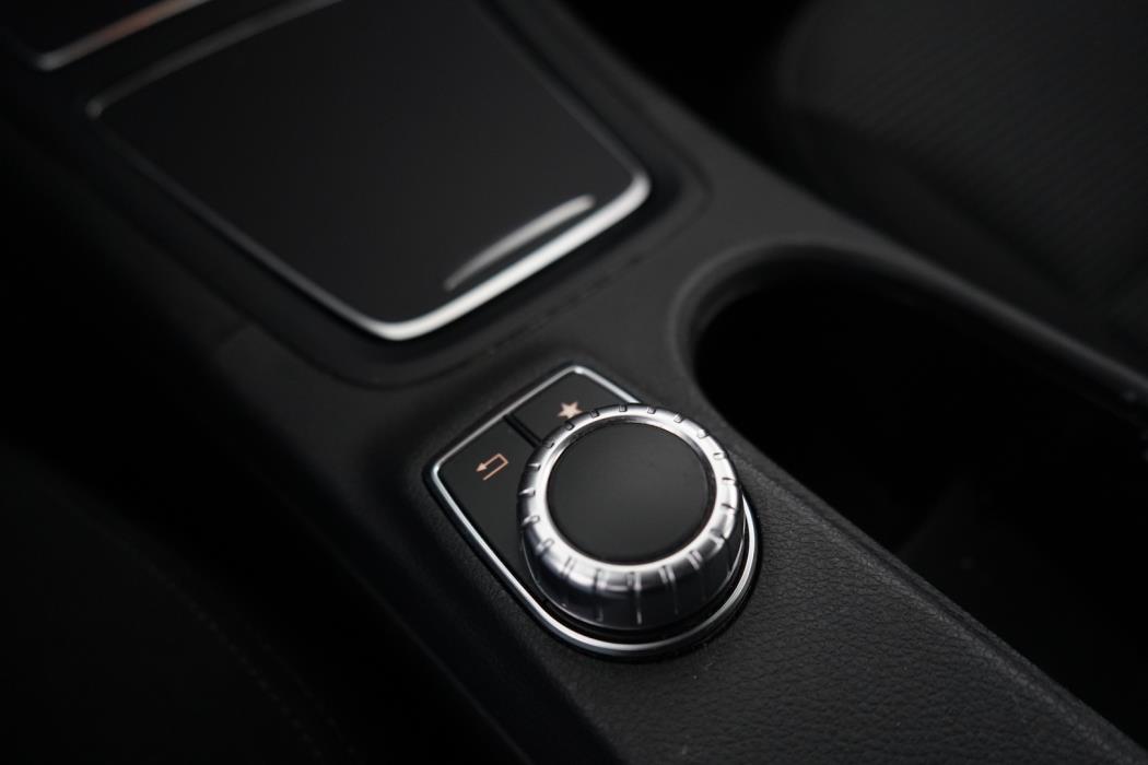 MERCEDES-BENZ B 2015