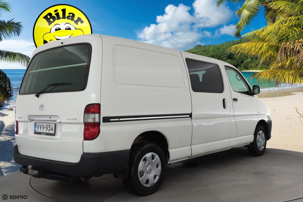 TOYOTA Hiace 2011