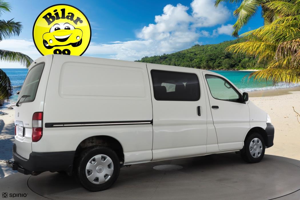 TOYOTA Hiace 2011