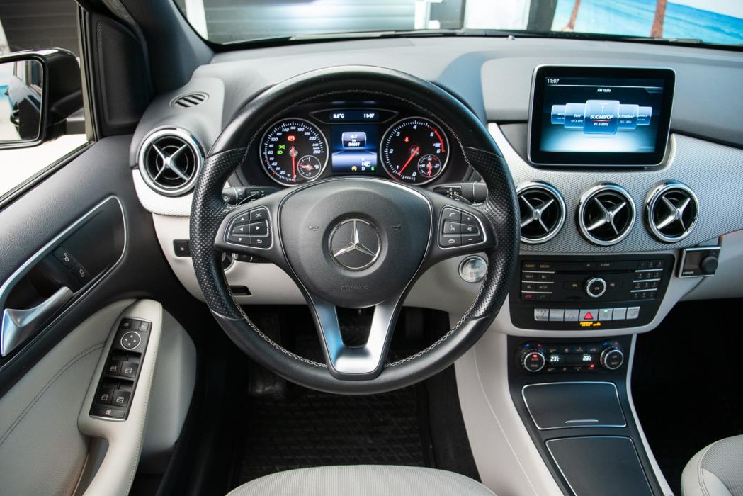 MERCEDES-BENZ B 2015