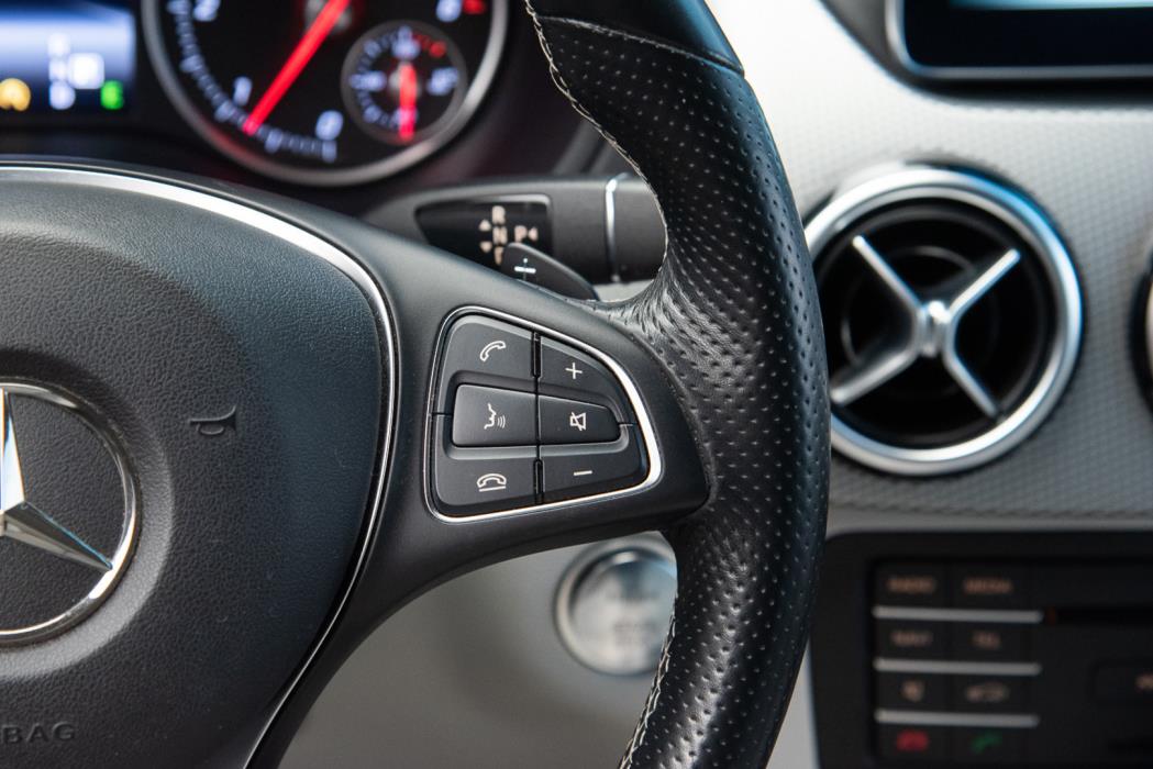 MERCEDES-BENZ B 2015