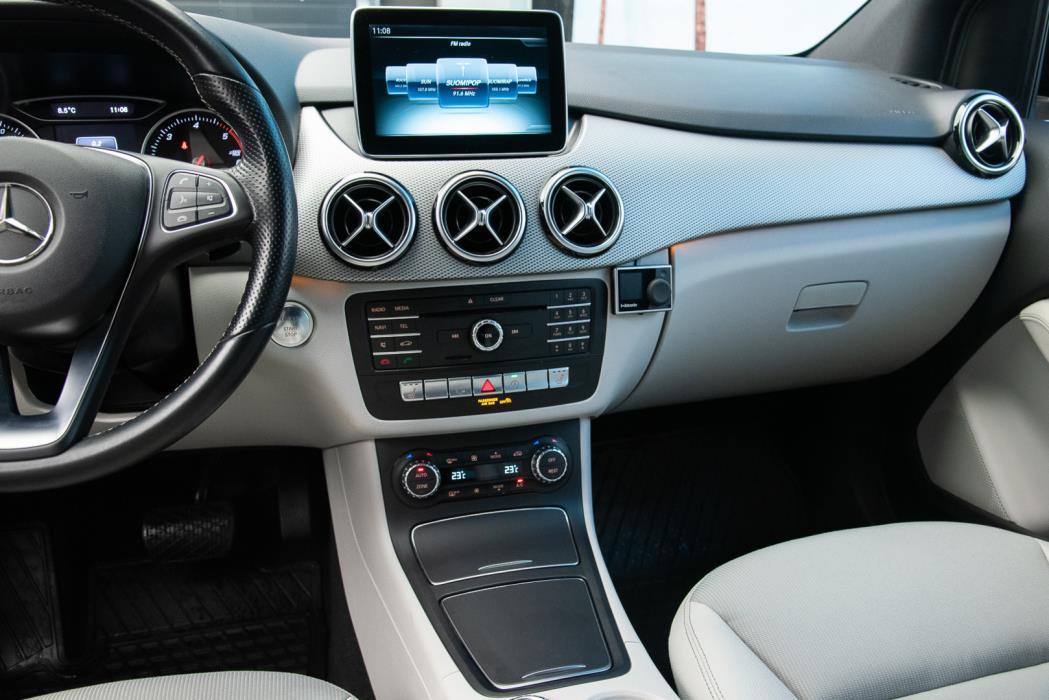 MERCEDES-BENZ B 2015